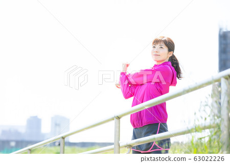 Woman     63022226