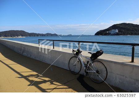 Sea and bicycle 63025397