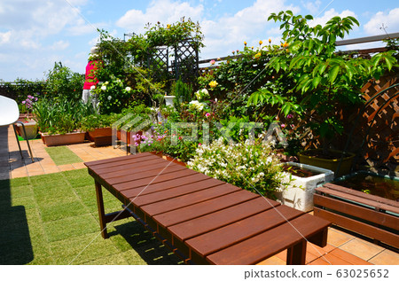 寬敞的屋頂陽台 63025652