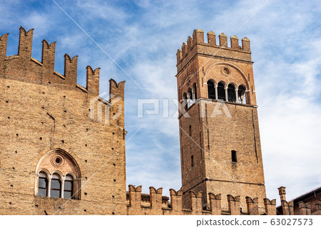 Medieval Re Enzo palace and Arengo Tower - Bologna Italy Medieval Re Enzo palace and Arengo Tower - Bologna Italy 63027573