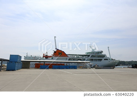 沖繩Nakijin渡輪Inheya停泊在Unten Port客運站 63040220