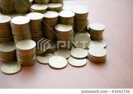 Big amount of shiny ukrainian old 1 hryvnia coins 63042736