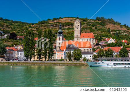 Village of Krems 63043303