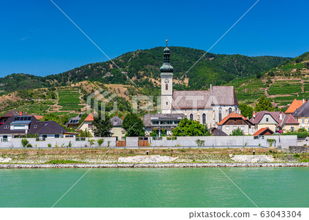 Village of Krems 63043304