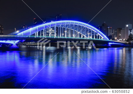 城市夜景東京江橋和S田川 63050852