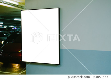 Blank poster board wall in modern shopping mall 63051333
