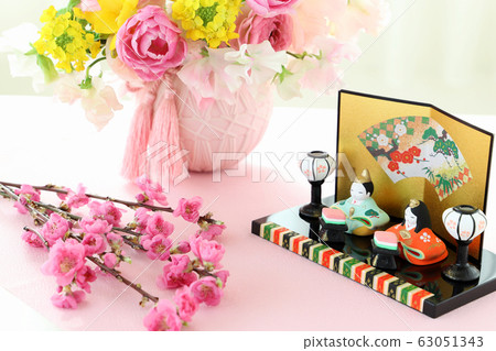 Hinamatsuri Flower Arrangement 63051343