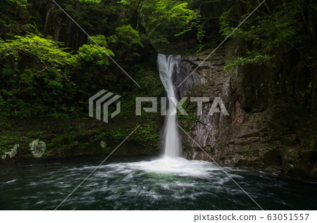 Red Eye Shimpaki Waterfall Cloth Falls 63051557