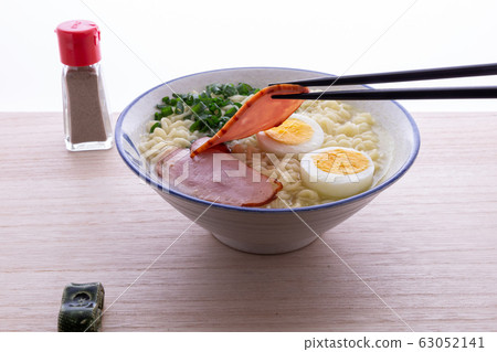 方便麵。 63052141