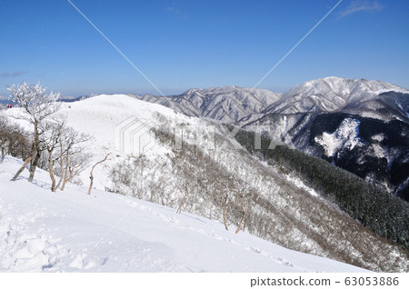 From Mt.Watamu direction heading for Suzuka / Amagobedake 63053886