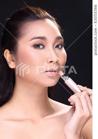 Beauty fashion portrait of Asian black hair woman Beauty fashion portrait of Asian black hair woman 63058366