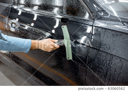 Preparing vehicle body before protective film apply Preparing vehicle body before protective film apply 63060562