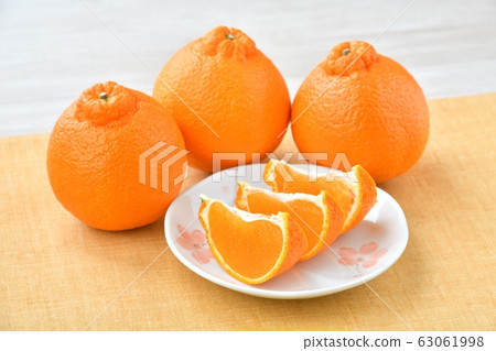 冬春柑桔，德寬（Dekon，Shiranui）。水果，水果。 63061998