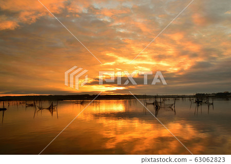 Sunrise scenery of Inba marsh, Chiba prefecture Sunrise scenery of Inba marsh, Chiba prefecture 63062823