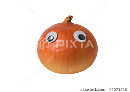 Bulb Onion with Googly eyes on isolated white Bulb Onion with Googly eyes on isolated white 63071216