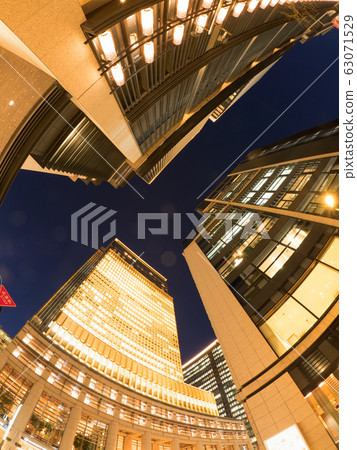 Dusky Nihonbashi Muromachi 63071529