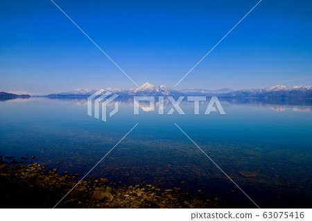 豬苗代湖和Hagiyama（湖山郡郡）在春天 63075416