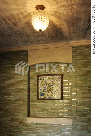 Old dry house 63075580