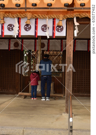 昭三光秀的女兒胜龍寺和細川加拉沙祈禱 昭三光秀的女兒胜龍寺和細川加拉沙祈禱 63077482