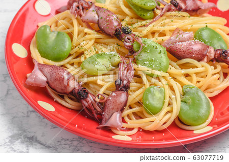 Firefly Squid and Broad Bean Pasta Firefly Squid and Broad Bean Pasta 63077719