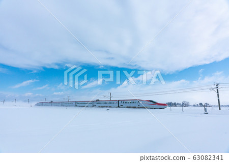 Akita Shinkansen Komachi winter 63082341