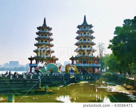 Dragon Tiger Pagoda Taiwan Kaohsiung Dragon Tiger Pagoda Taiwan Kaohsiung 63086471