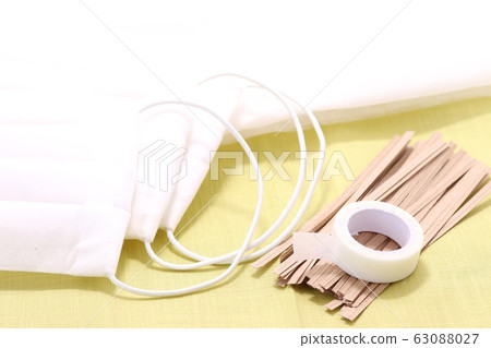 Handmade mask Nonwoven fabric Surgical tape Nose wire 63088027