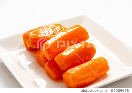 Carrot glasse. (White plate, white background) 63089678