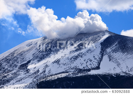 Asama mountain in winter to raise plume Asama mountain in winter to raise plume 63092888