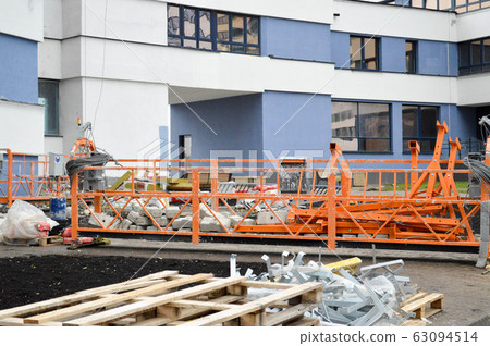 Large iron metal building facade elevator Large iron metal building facade elevator 63094514