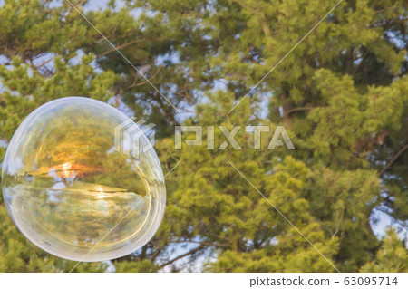 "Hikari-shi, Yamaguchi" Nijigahama beach, soap bubble 63095714