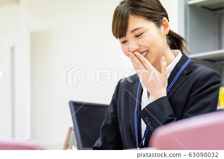 圖書管理員女人 63098032