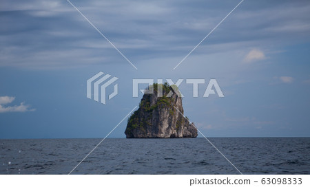 Beautiful tropical mountain Beautiful tropical mountain 63098333