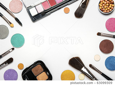 Set of decorative cosmetics 63099309
