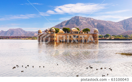 Jal Mahal in India, Jaipur, famous water palace Jal Mahal in India, Jaipur, famous water palace 63100043