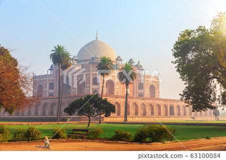 Beautiful view of the Humayun's Tomb, Dehli, India Beautiful view of the Humayun's Tomb, Dehli, India 63100084