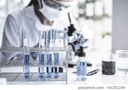 Biochemistry laboratory research, Chemist is 63101284