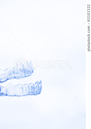 Transparent plastic splint for dental alignment 63101332