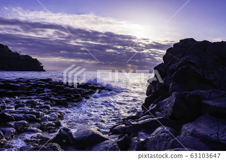 [靜岡縣]東伊豆/城崎海灘大淀淀的黎明 63103647