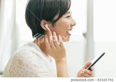 Wireless earphones female smartphone 63103748