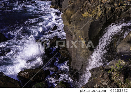 [靜岡縣]東伊豆/城崎海灘台島瀑布 63103882