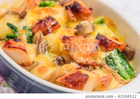 Chicken gratin Chicken gratin 63104512