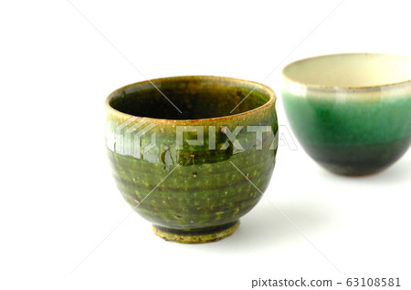 Two Oribe Yaki Pumping Cups 63108581