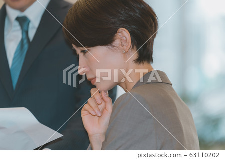 working woman, contemplation, business 63110202