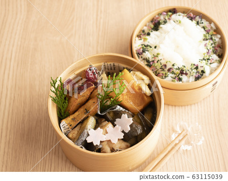 Spring lunch 63115039