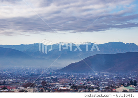 晚上秋天風景的甲府盆地 晚上秋天風景的甲府盆地 63116413