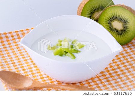 Yogurt and kiwi Yogurt and kiwi 63117650