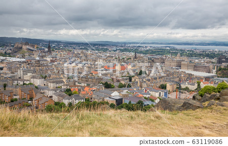 Wide view of Edinburgh skyline Wide view of Edinburgh skyline 63119086