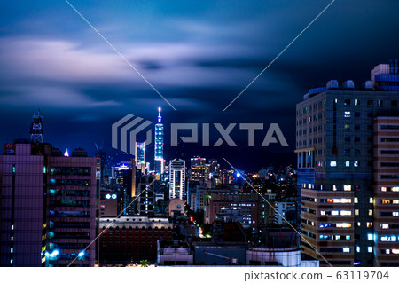 Taipei 101 night view (horizontal) 63119704