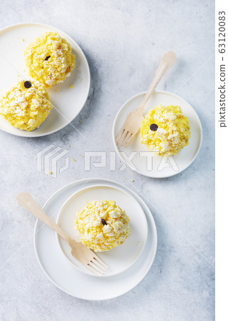 small cake mimosa 63120083